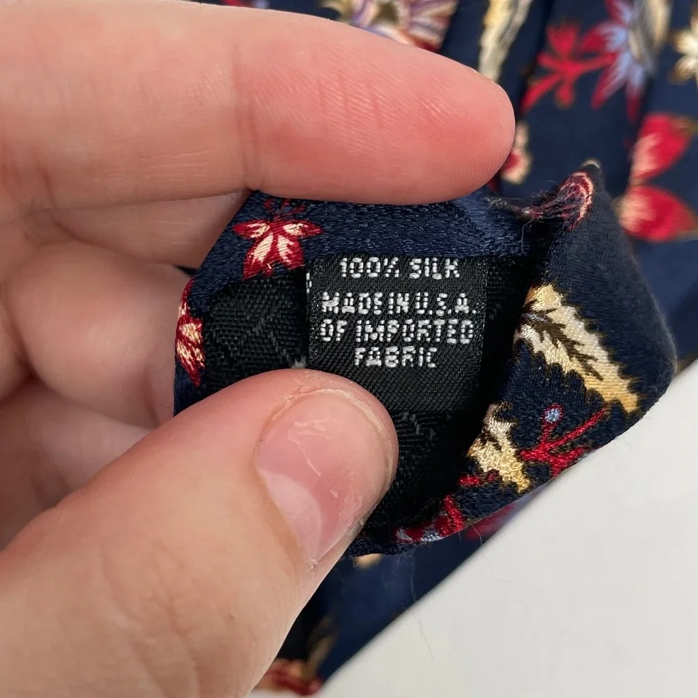 Williamsburg Silk Tie Necktie Men Navy Blue Floral Pineapple Traditional Coastal